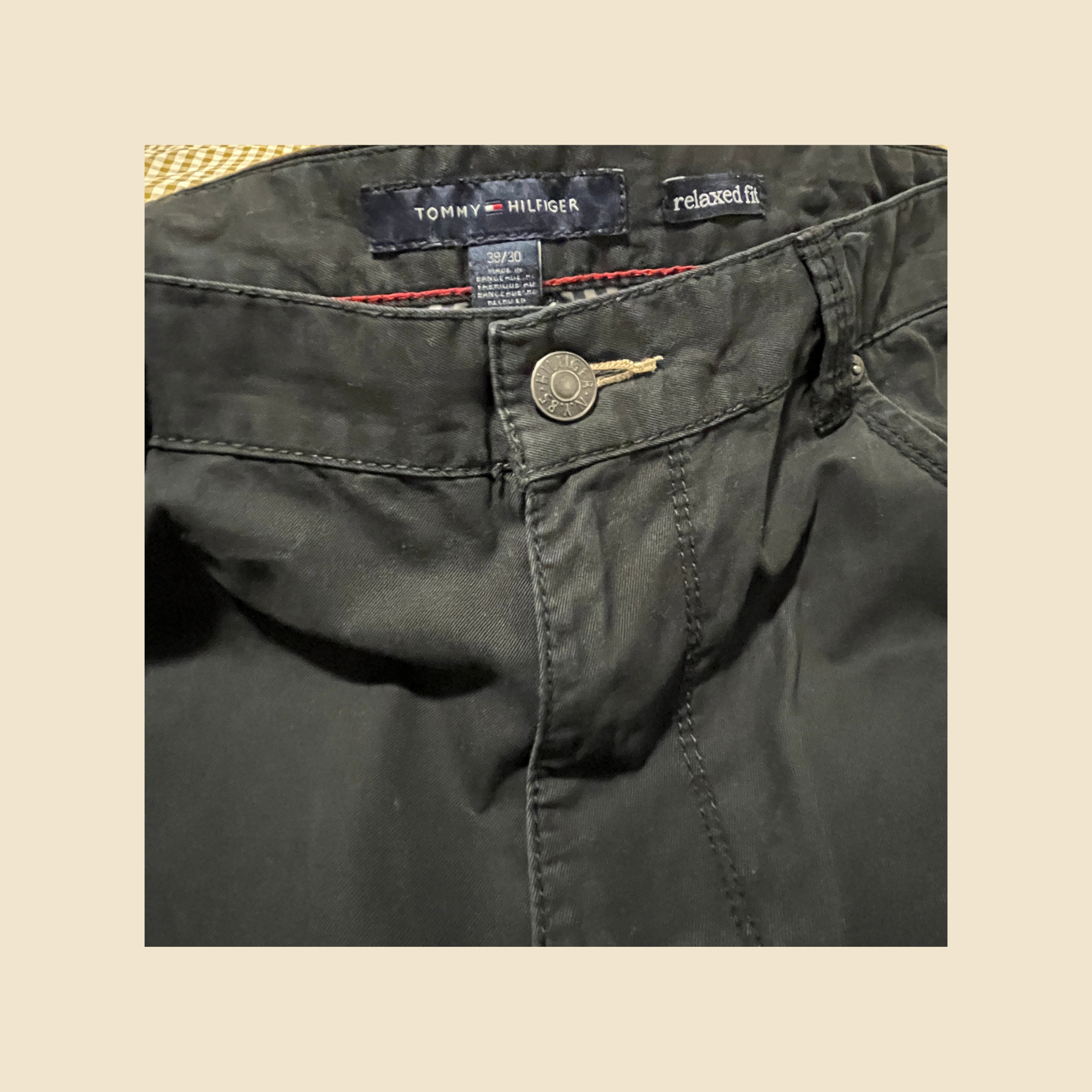 TOMMY HILFIGER relaxed fit black trousers - Size W38/L30 (48FR)